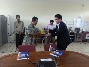 mou_signed_with_indonesia_university_2014_3.jpg